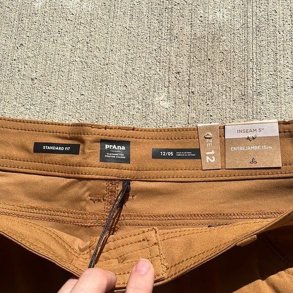 Halle II Short Earthbound with 5” inseam  Womens sizes NWT - Picture 3 of 8